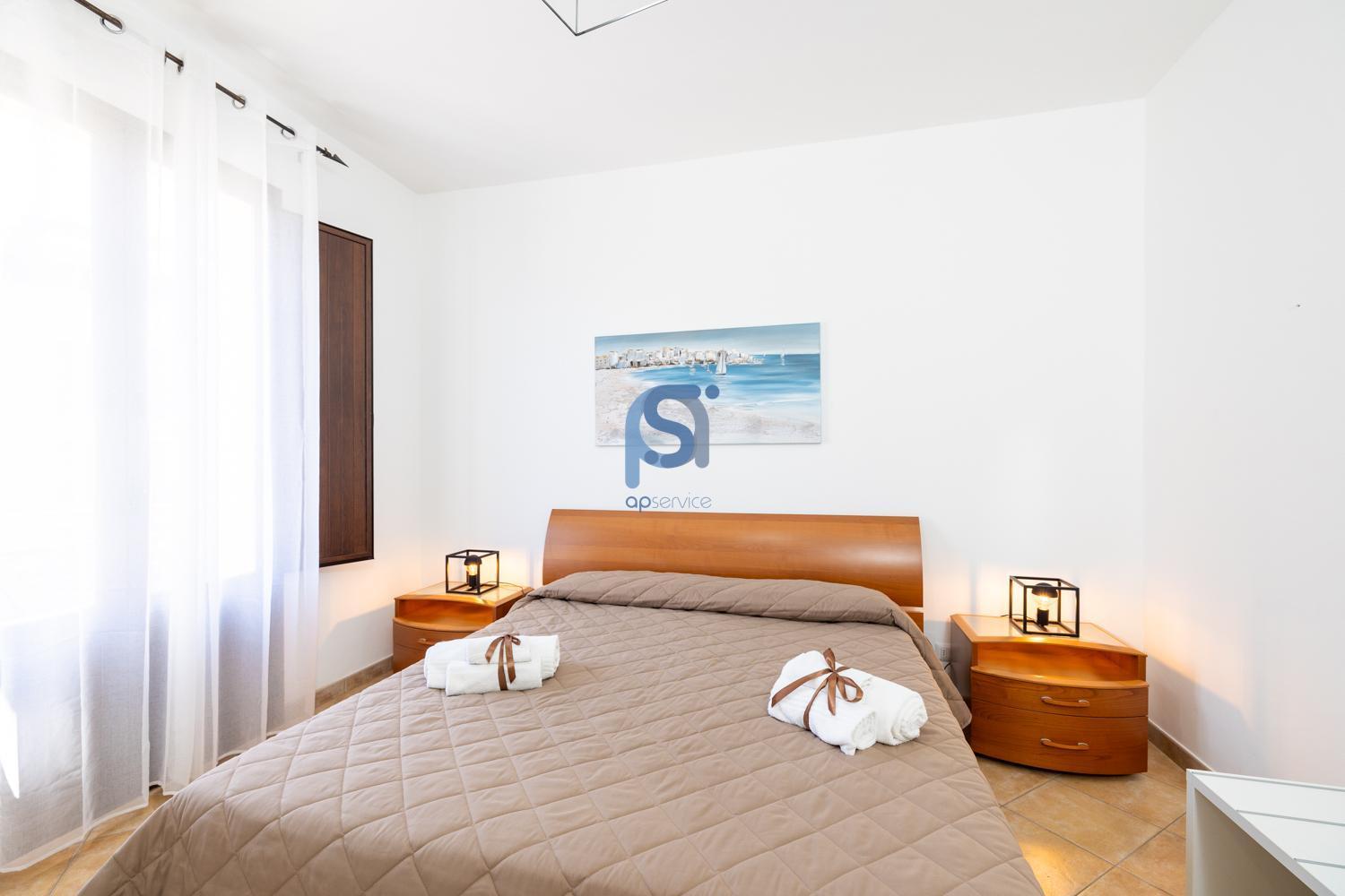 Ni Ni Apartments Чефалу Экстерьер фото