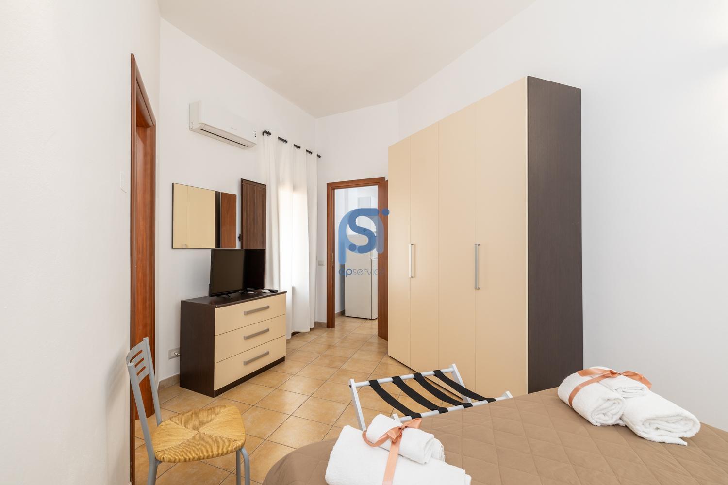 Ni Ni Apartments Чефалу Экстерьер фото