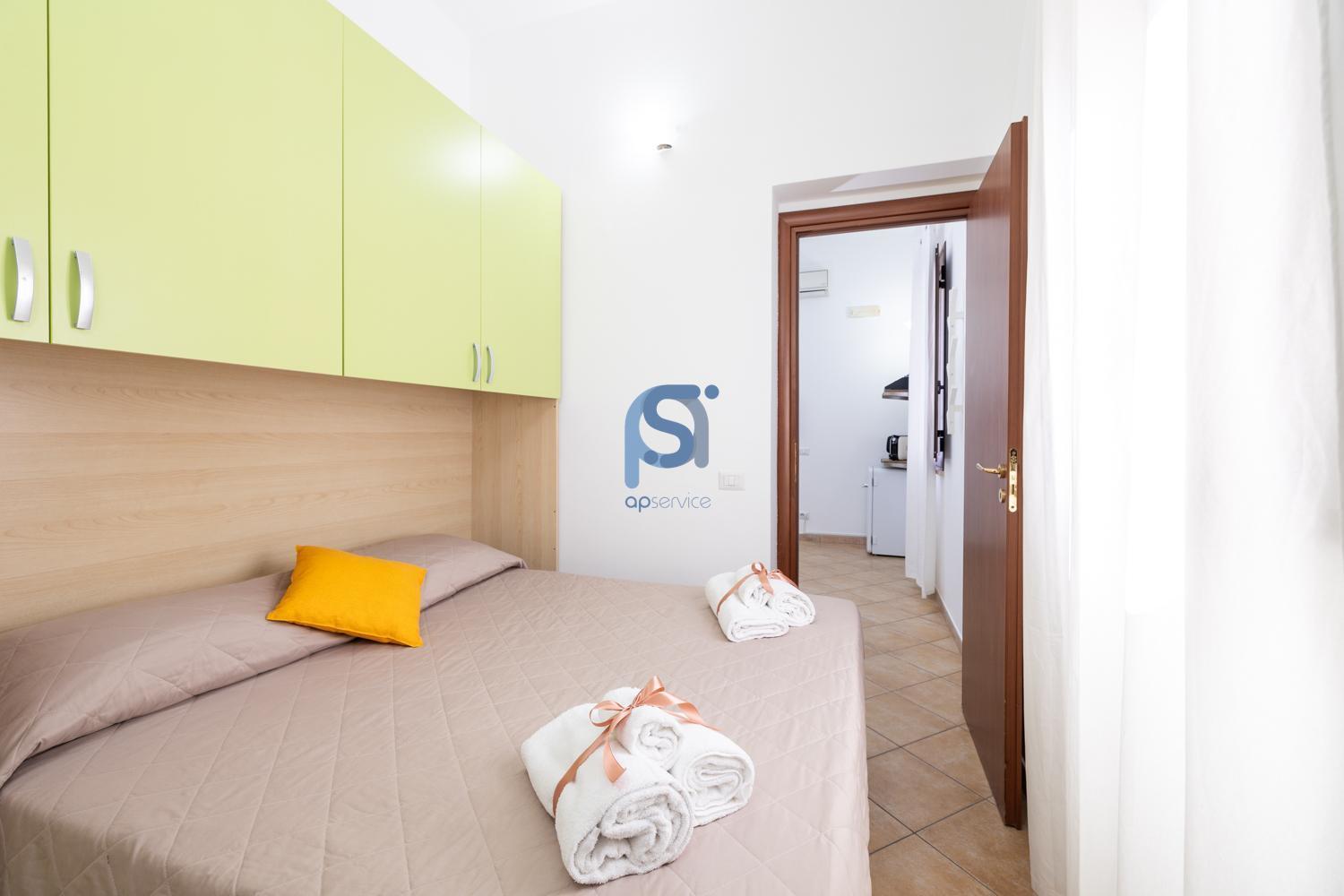 Ni Ni Apartments Чефалу Экстерьер фото