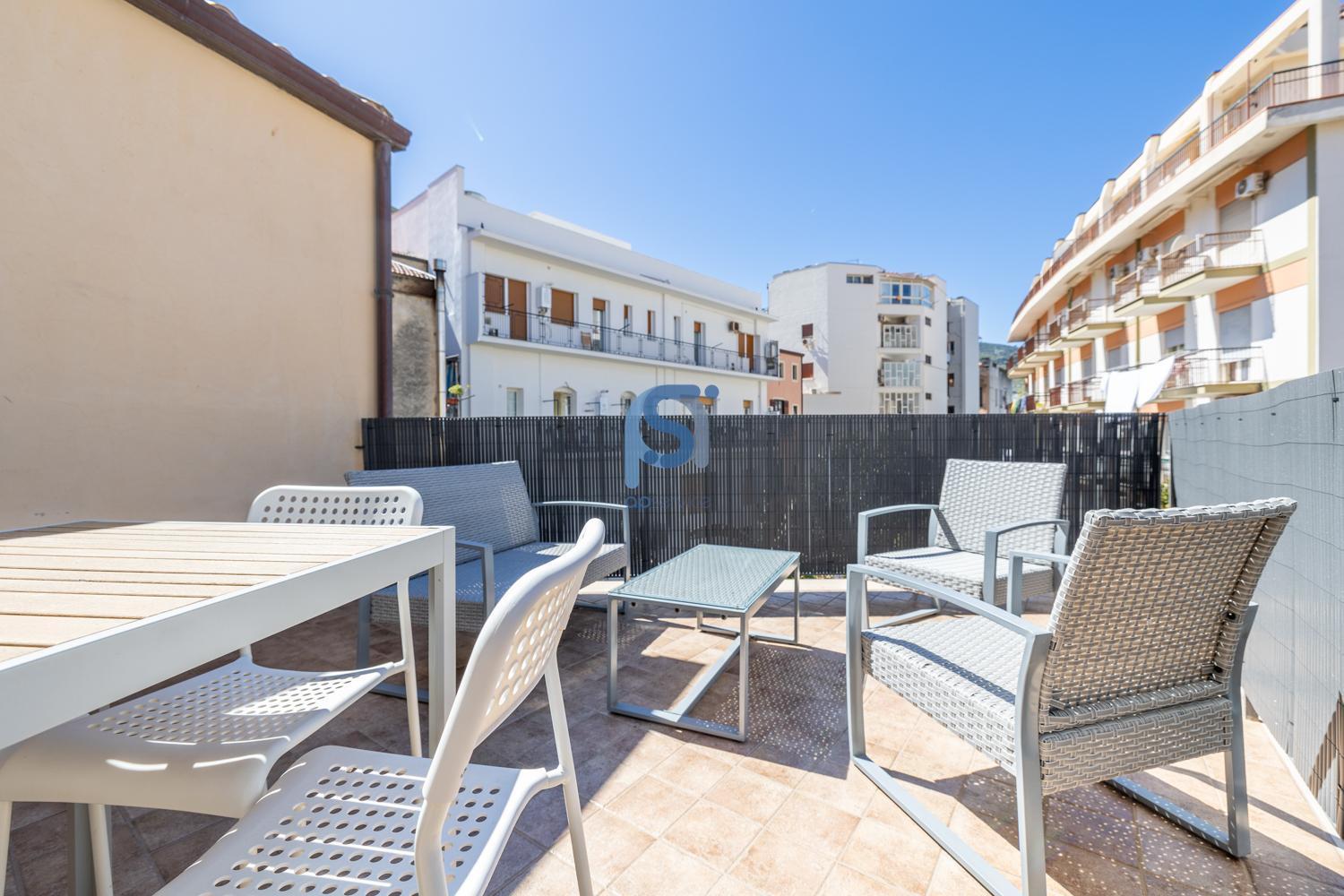 Ni Ni Apartments Чефалу Экстерьер фото